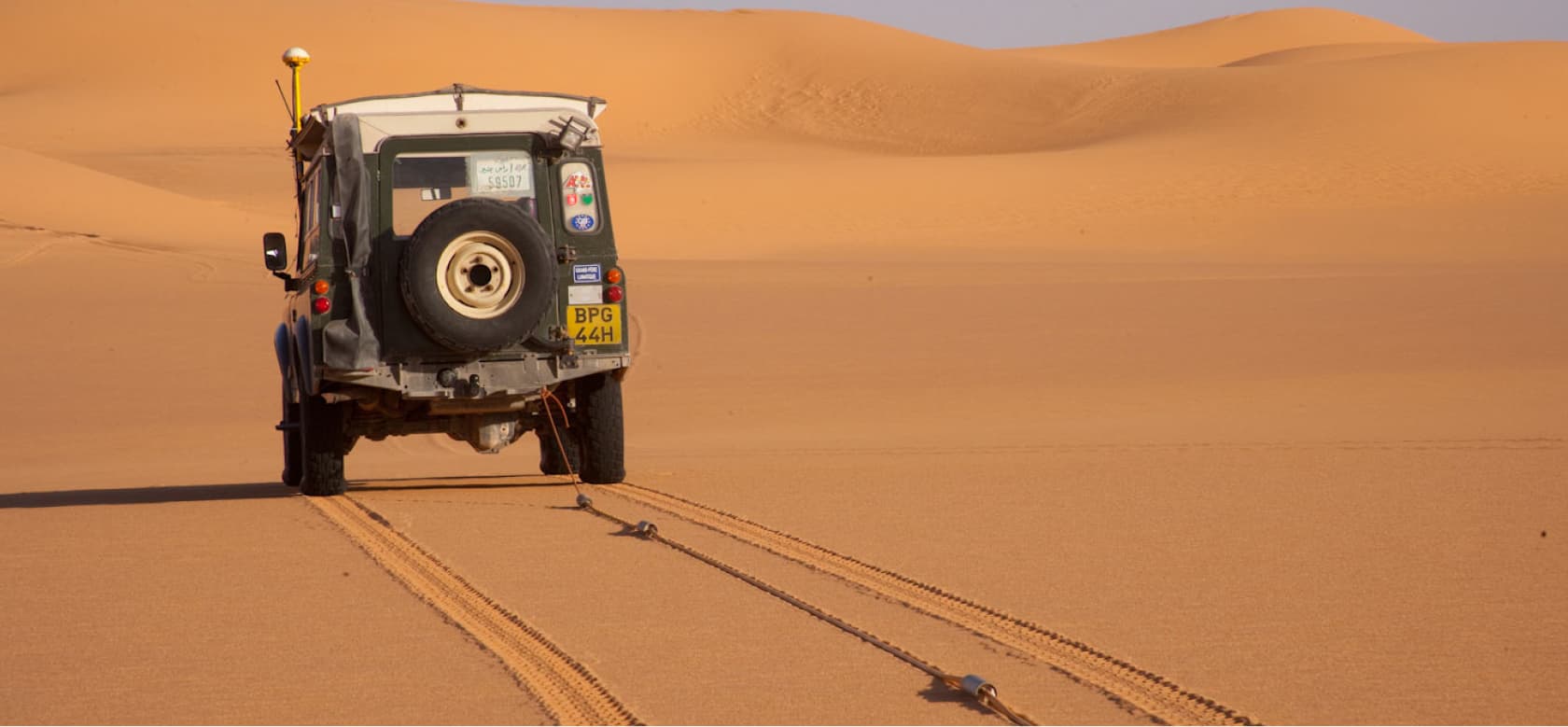 Mapping thickness of sand and low-velocity zones for seismic static corrections, Tajarhi, Libya, 2010